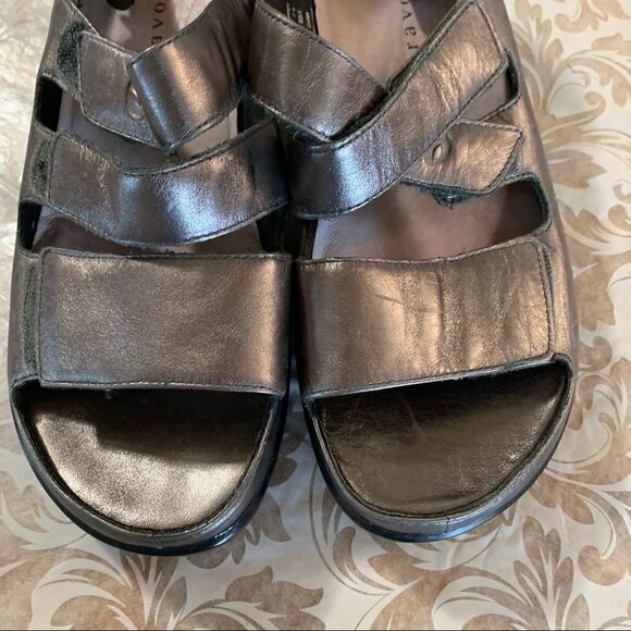 Aravon Sandals Comfort Walking Shoes Pewter Adj Straps Size 7 - Picture 3 of 10